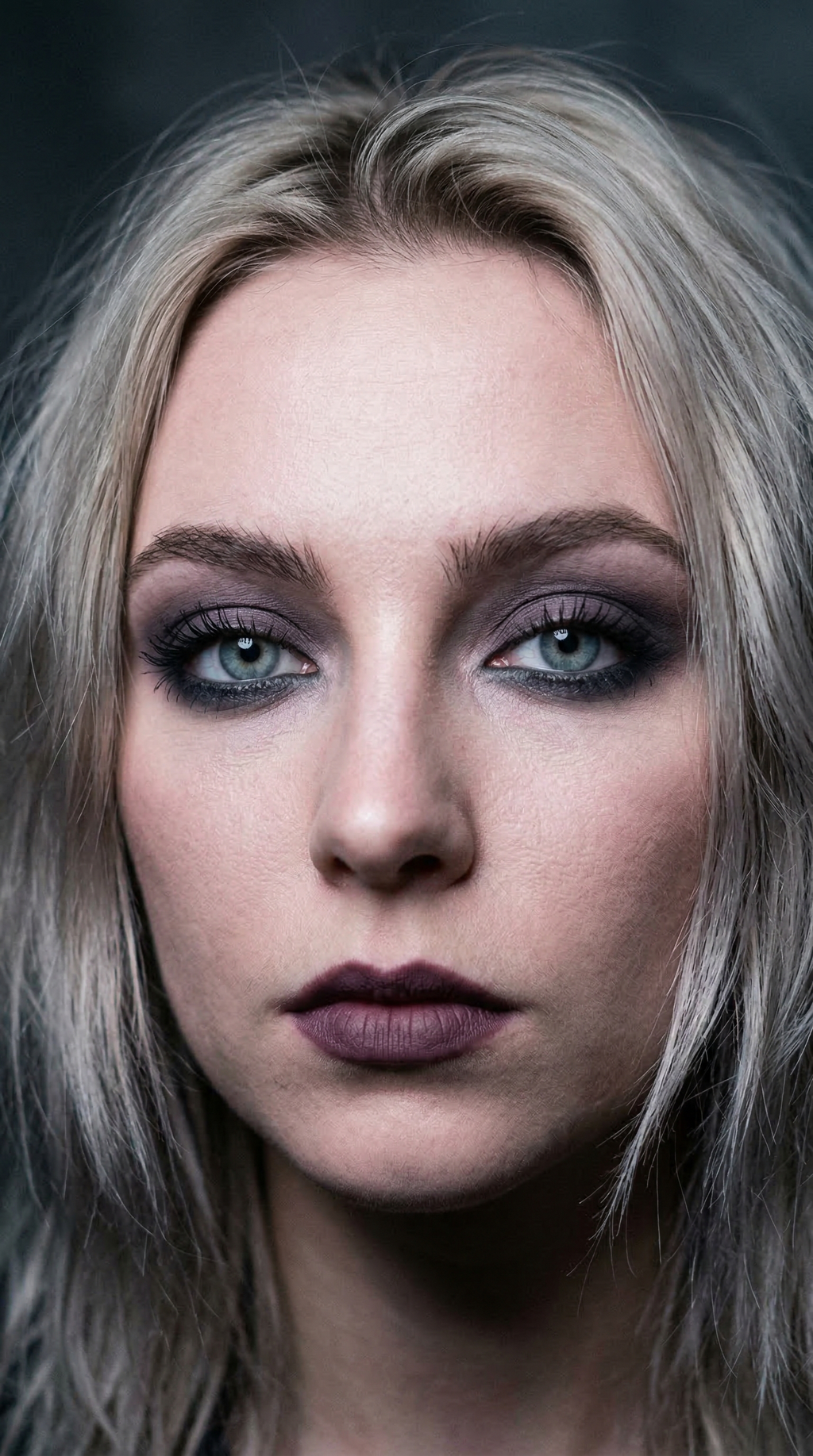 Goth-inspired Cool Plum Smudge eye look for Light Summer coloring