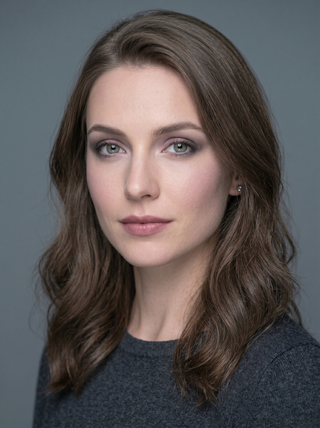 Diffused dusty mauve smoky eye with steel gray depth on True Summer coloring